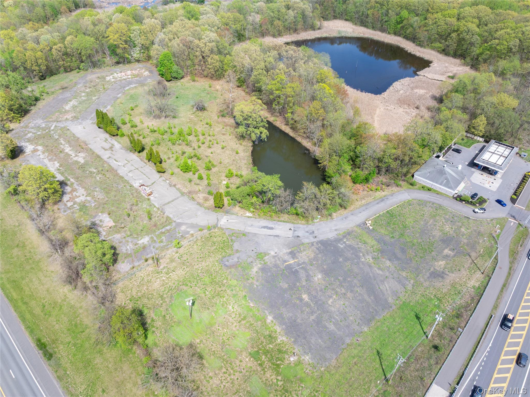 403 Main Street Out of NYC New Paltz, NY 12561