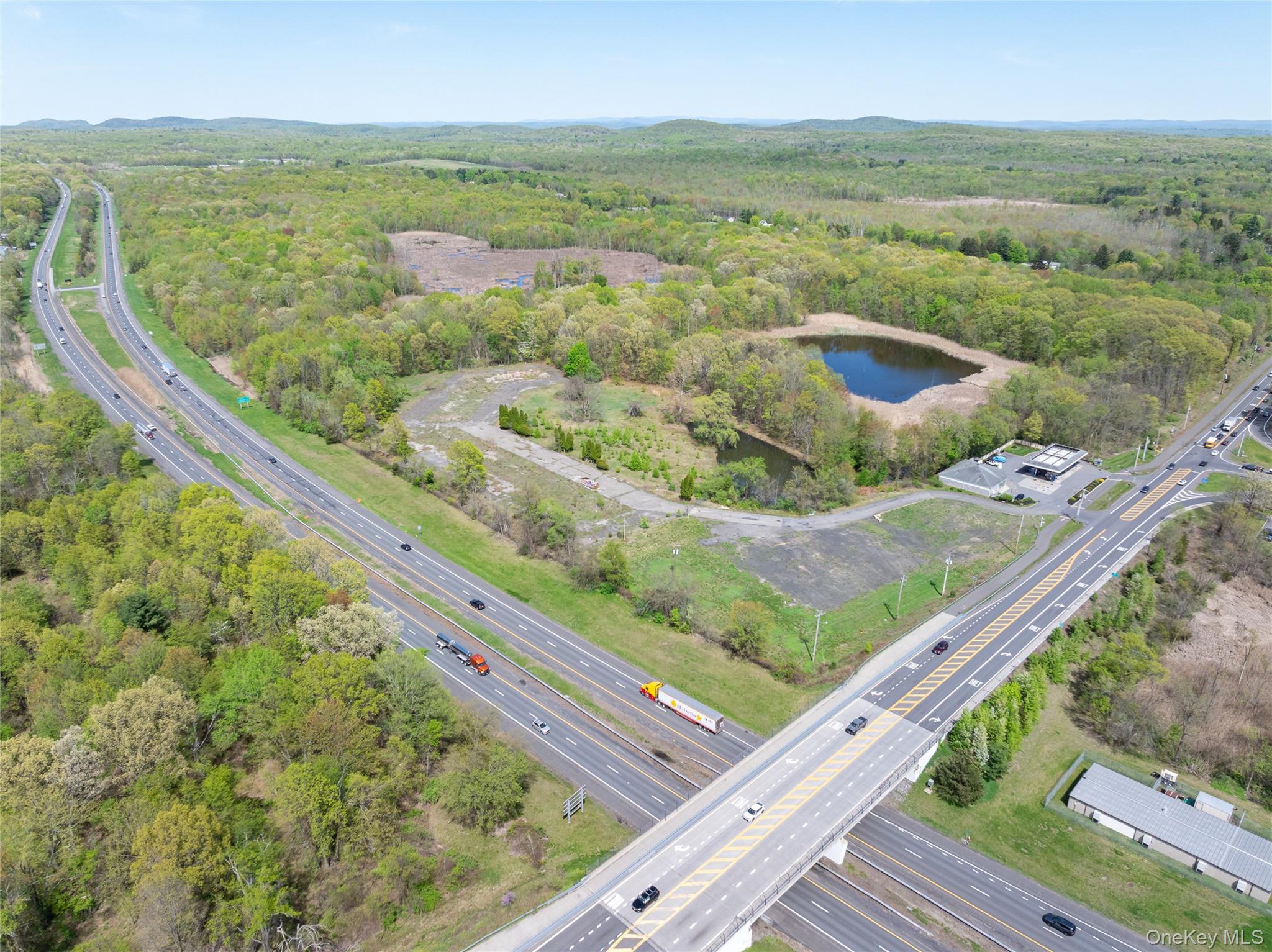 403 Main Street Out of NYC New Paltz, NY 12561