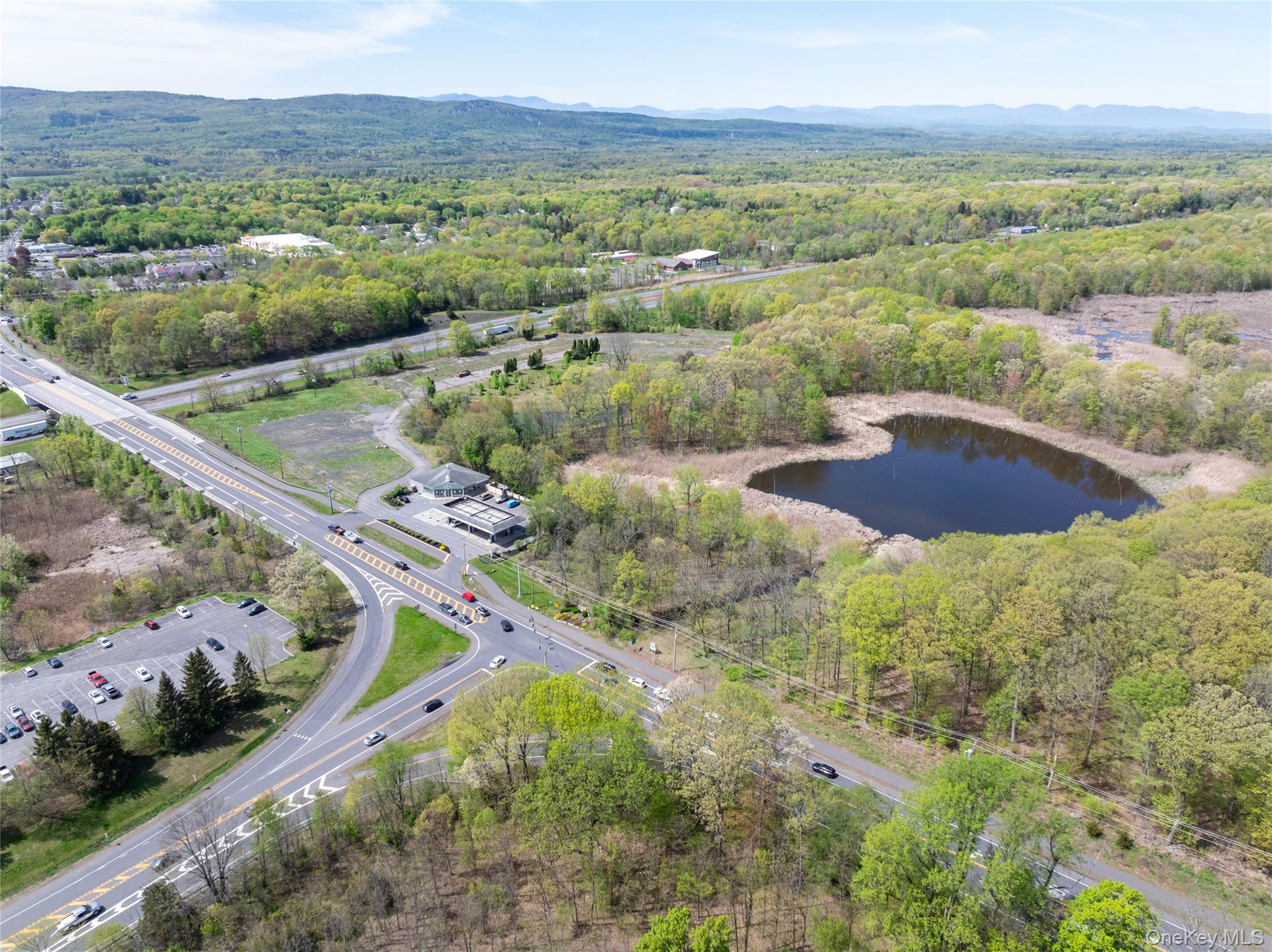 403 Main Street Out of NYC New Paltz, NY 12561