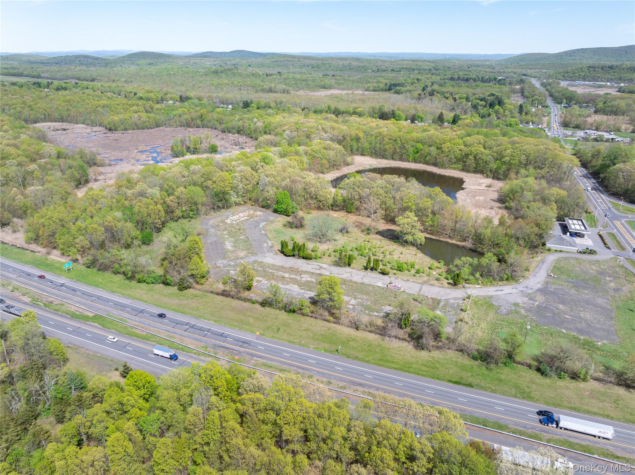 403 Main Street Out of NYC New Paltz, NY 12561