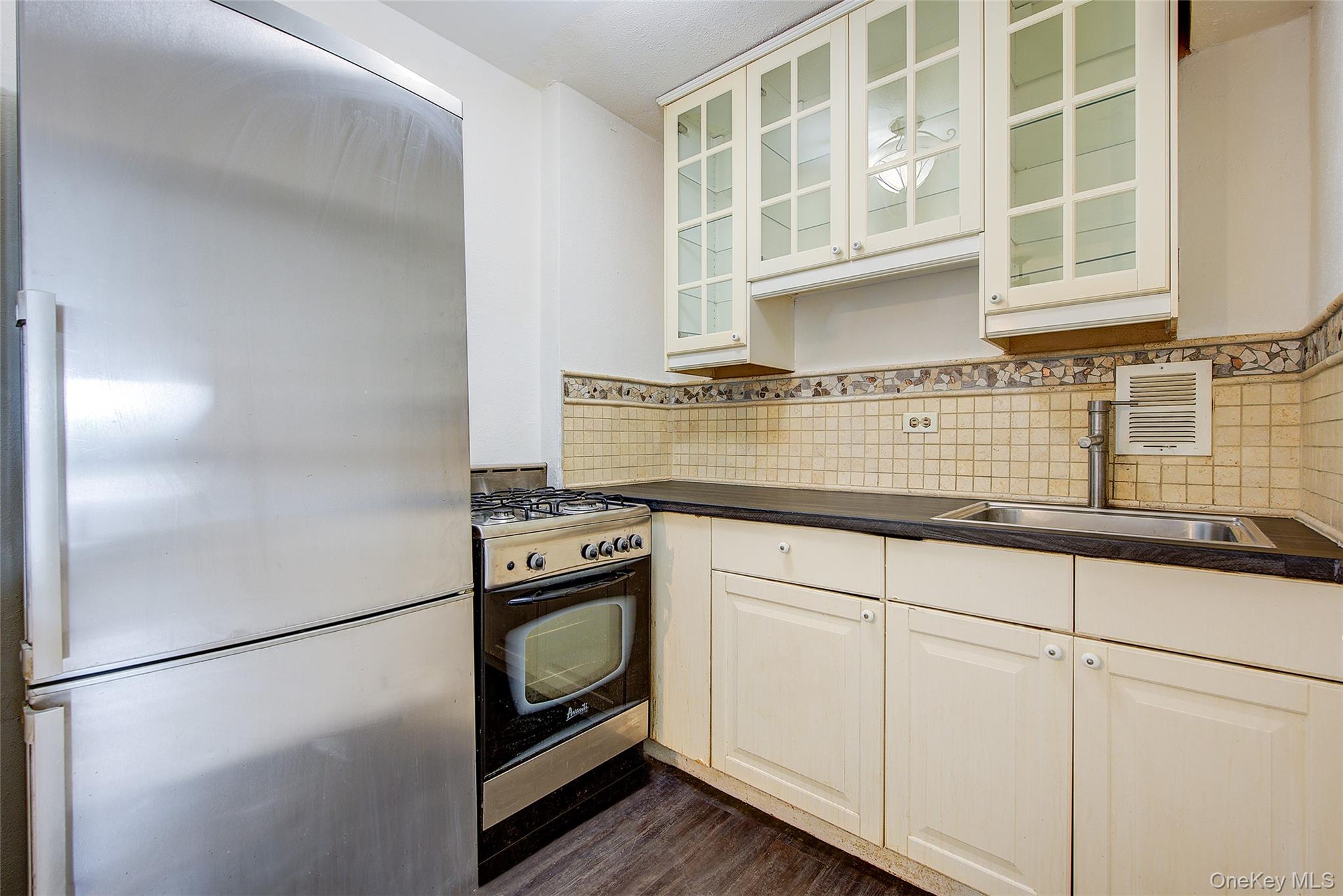 3901 Nostrand Avenue 3-T Brooklyn, NY 11235