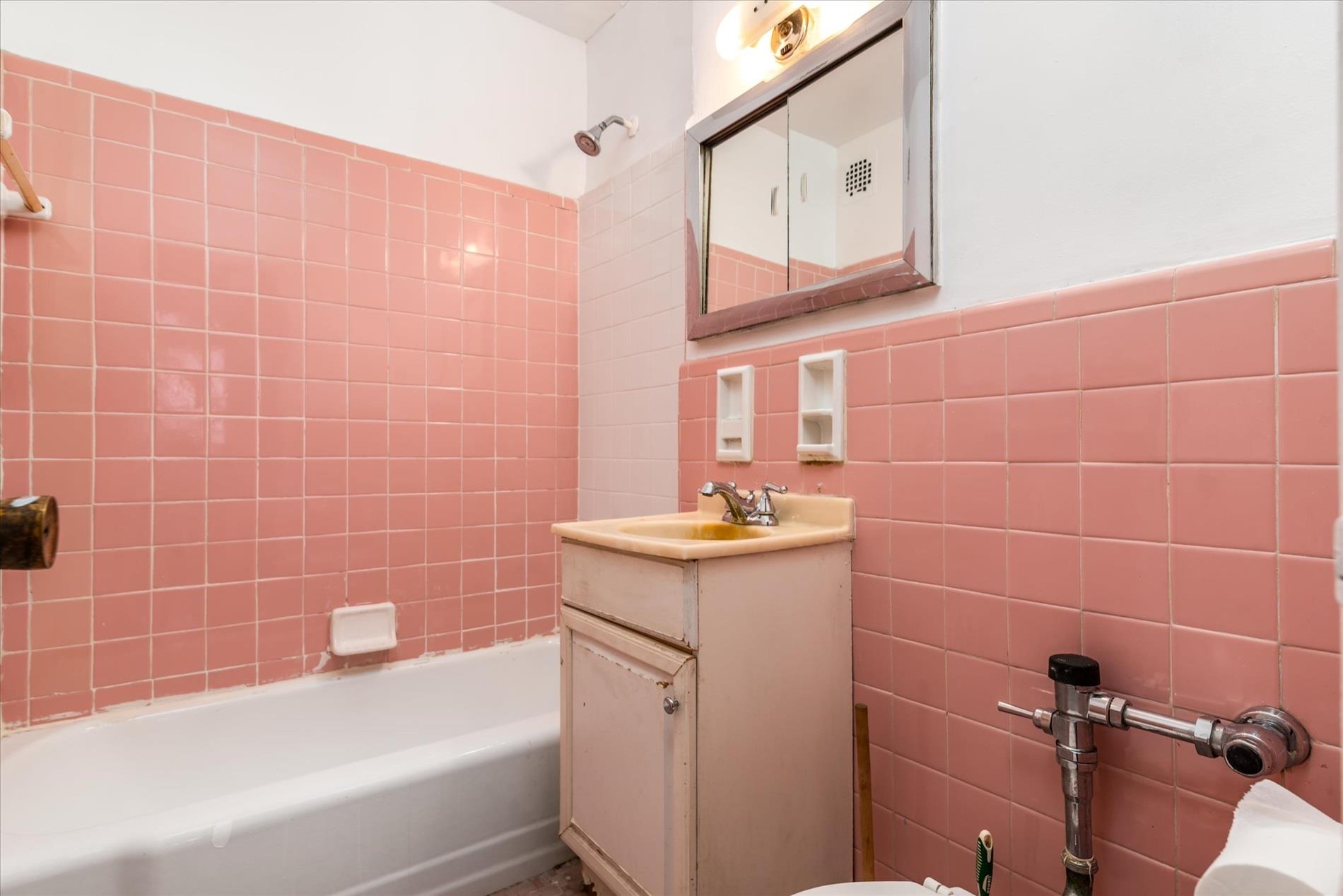 34-43 60th Street 4-J Woodside Woodside, NY 11377