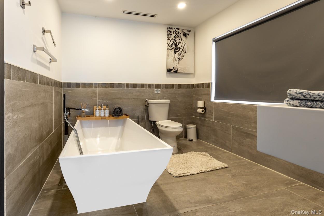 200 Clocks Boulevard Massapequa Massapequa, NY 11758