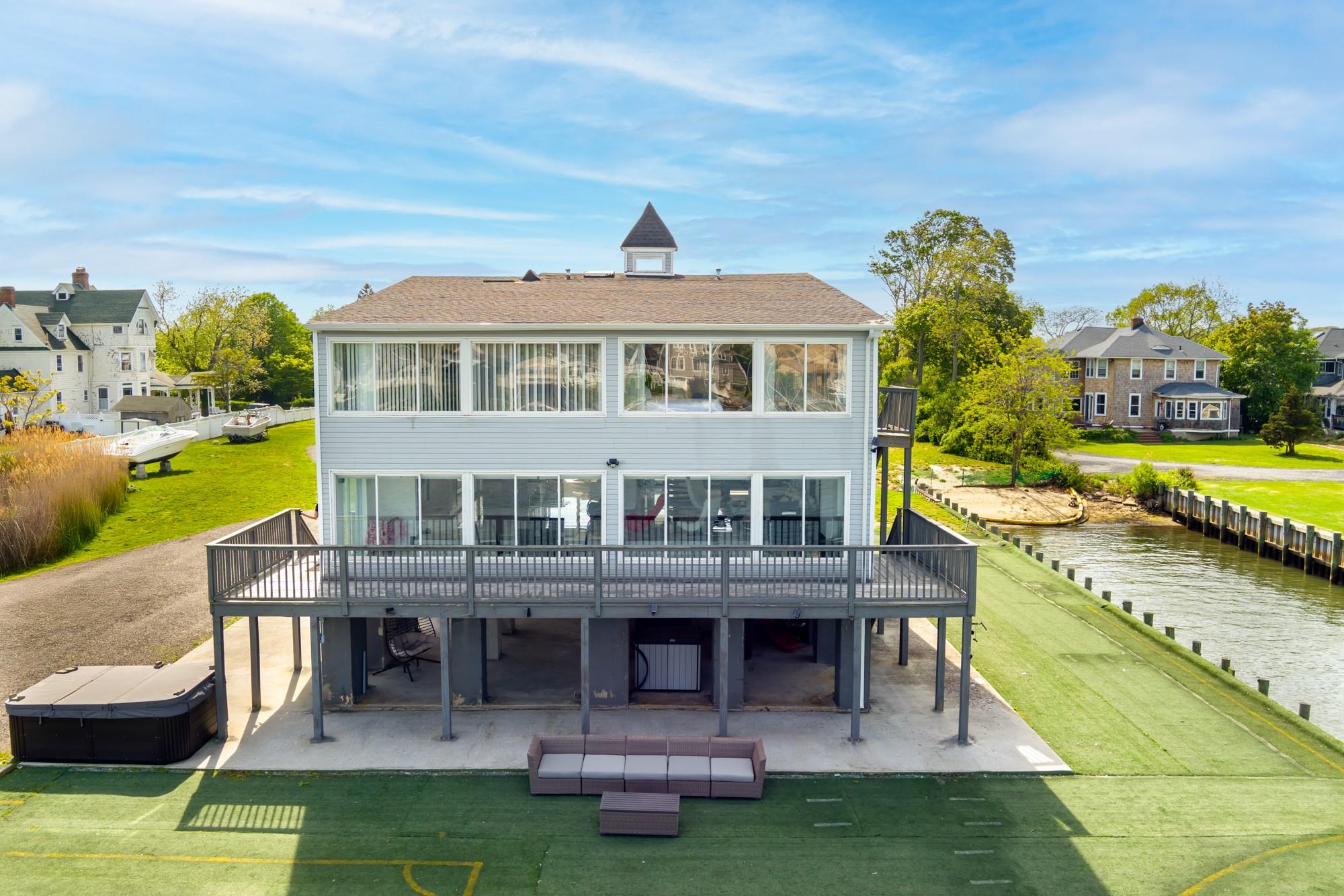 200 Clocks Boulevard Massapequa Massapequa, NY 11758