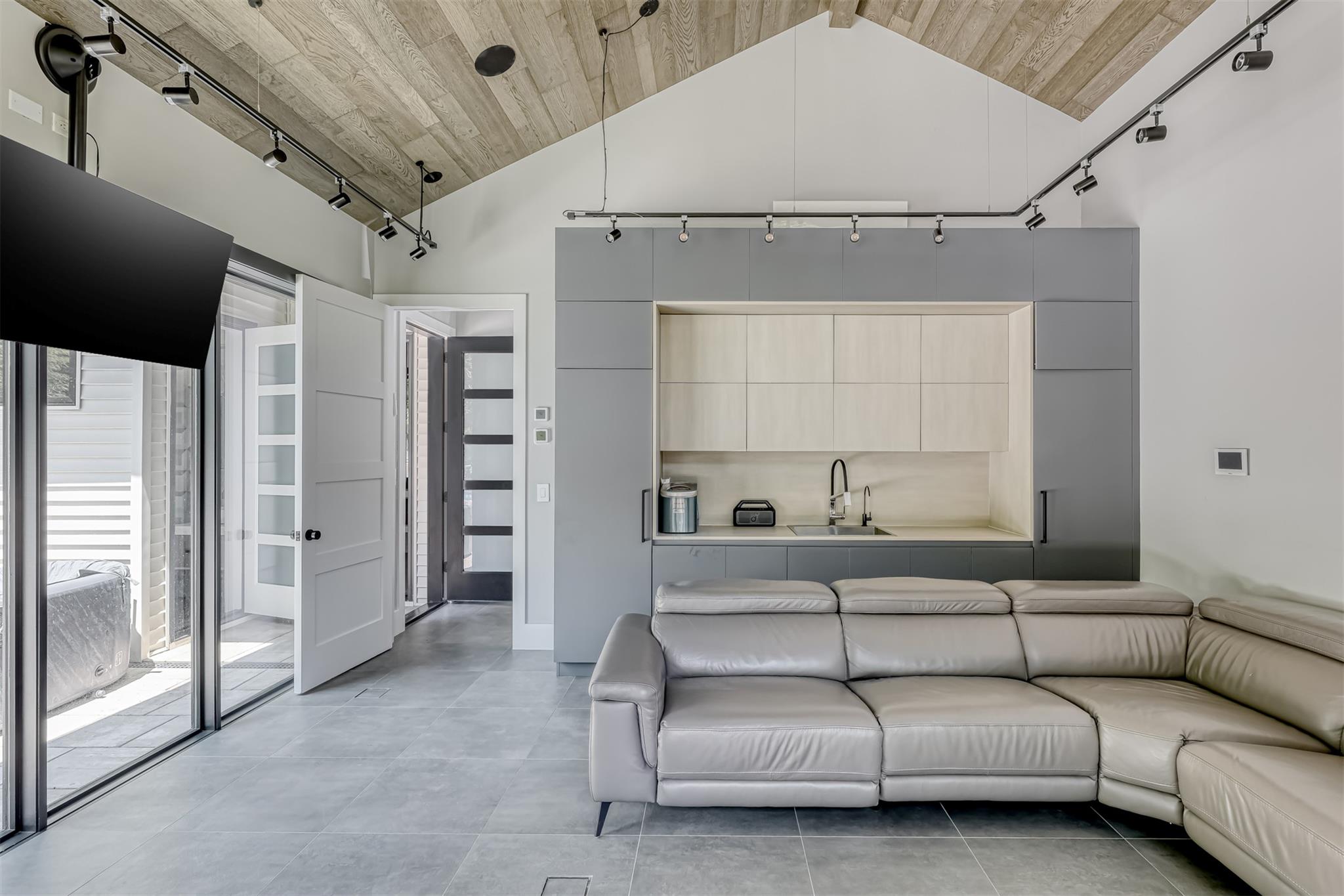 21 Dale Road Out of NYC Monsey, NY 10952