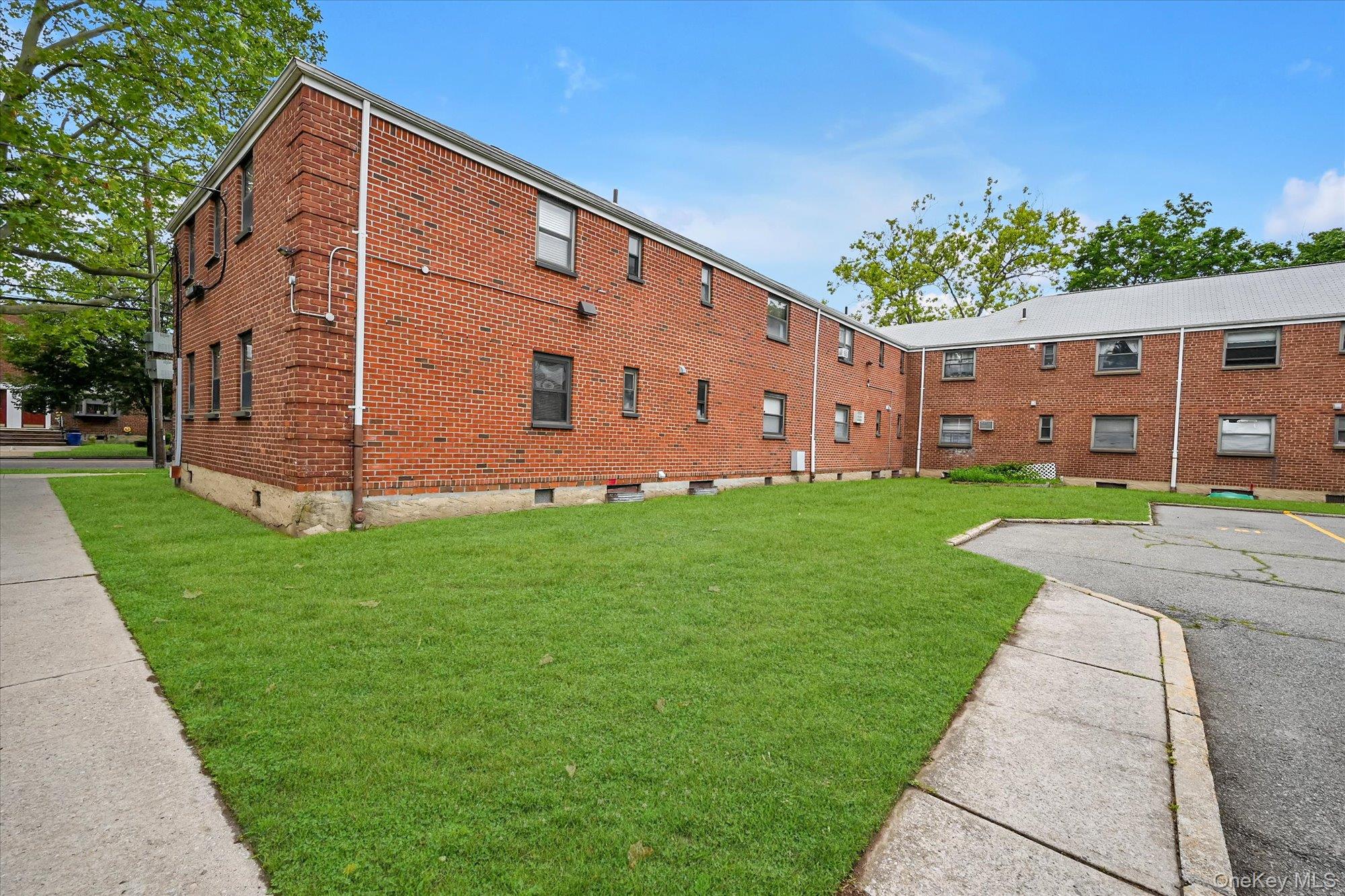 16-01 160th Street 6-279 Whitestone Whitestone, NY 11357