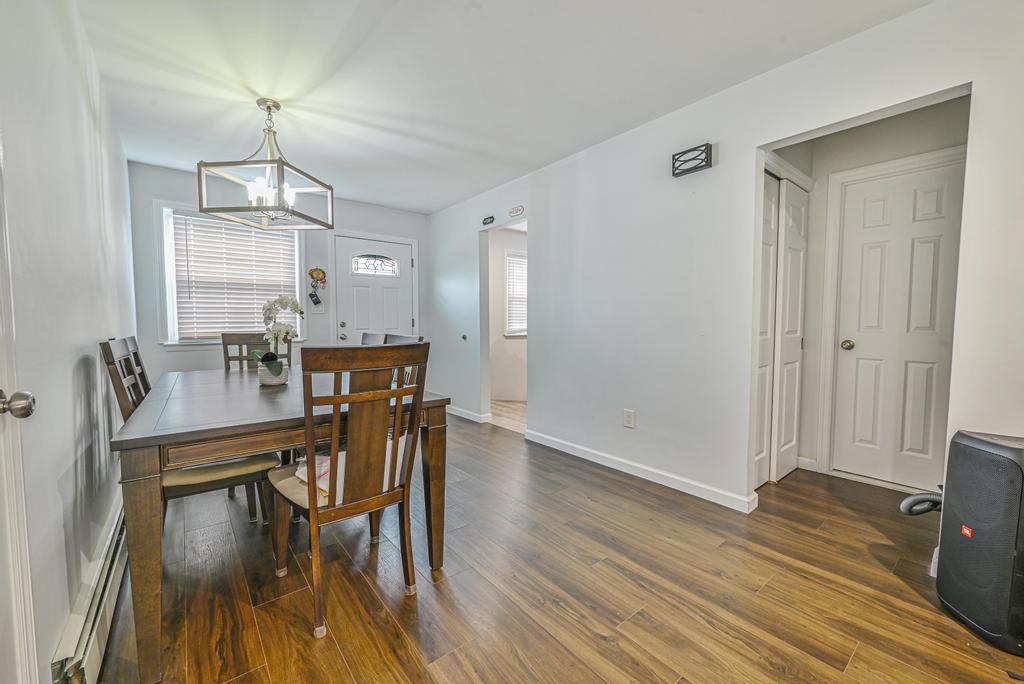 42 Springwood Drive North Babylon, NY 11703