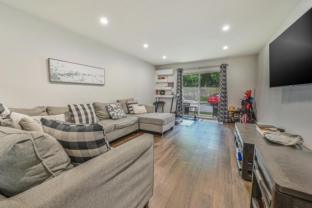 42 Springwood Drive North Babylon, NY 11703