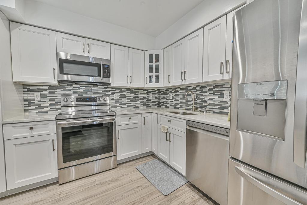 42 Springwood Drive North Babylon, NY 11703