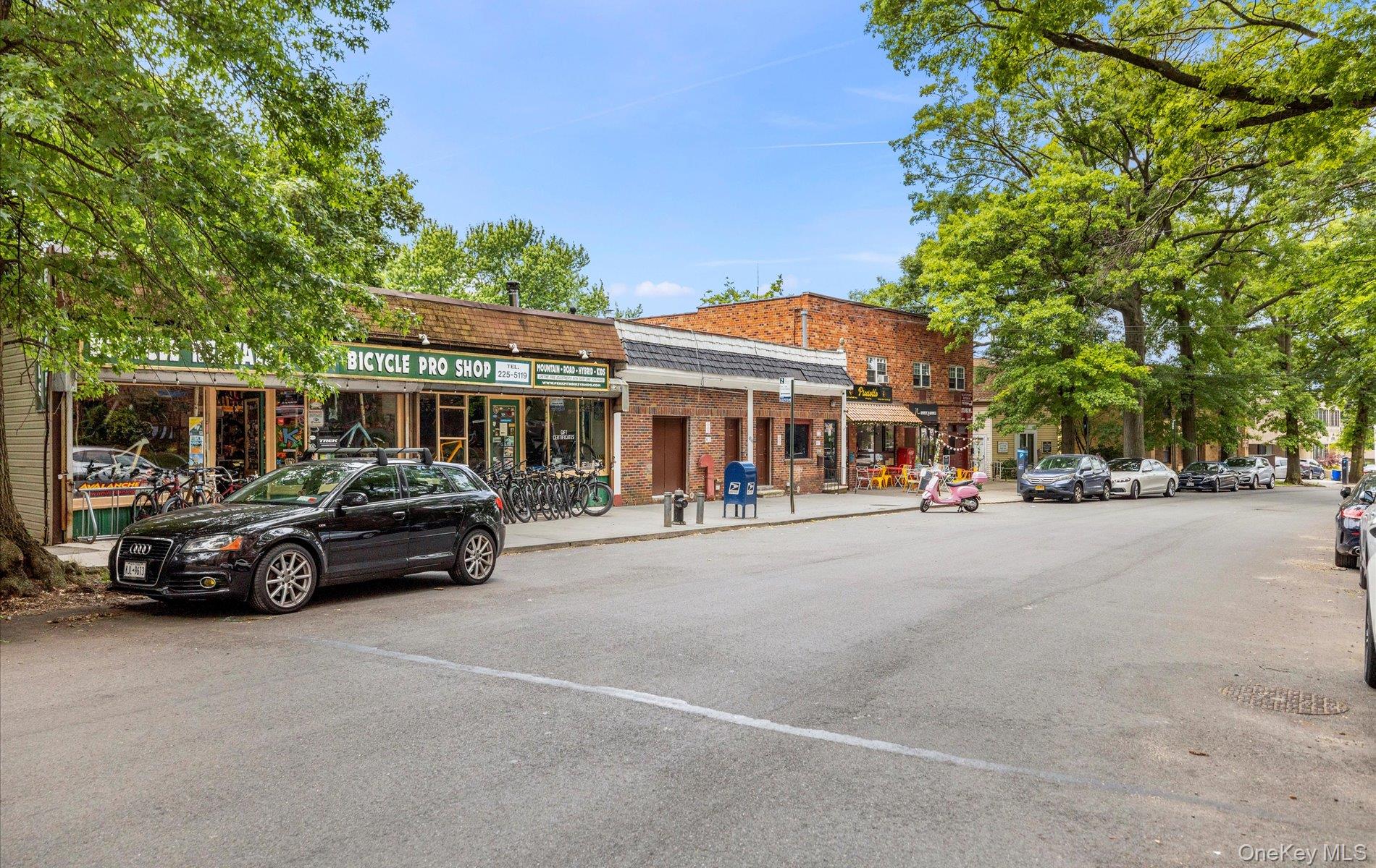 42-30 Douglaston Parkway 5-N Douglaston Douglaston, NY 11363