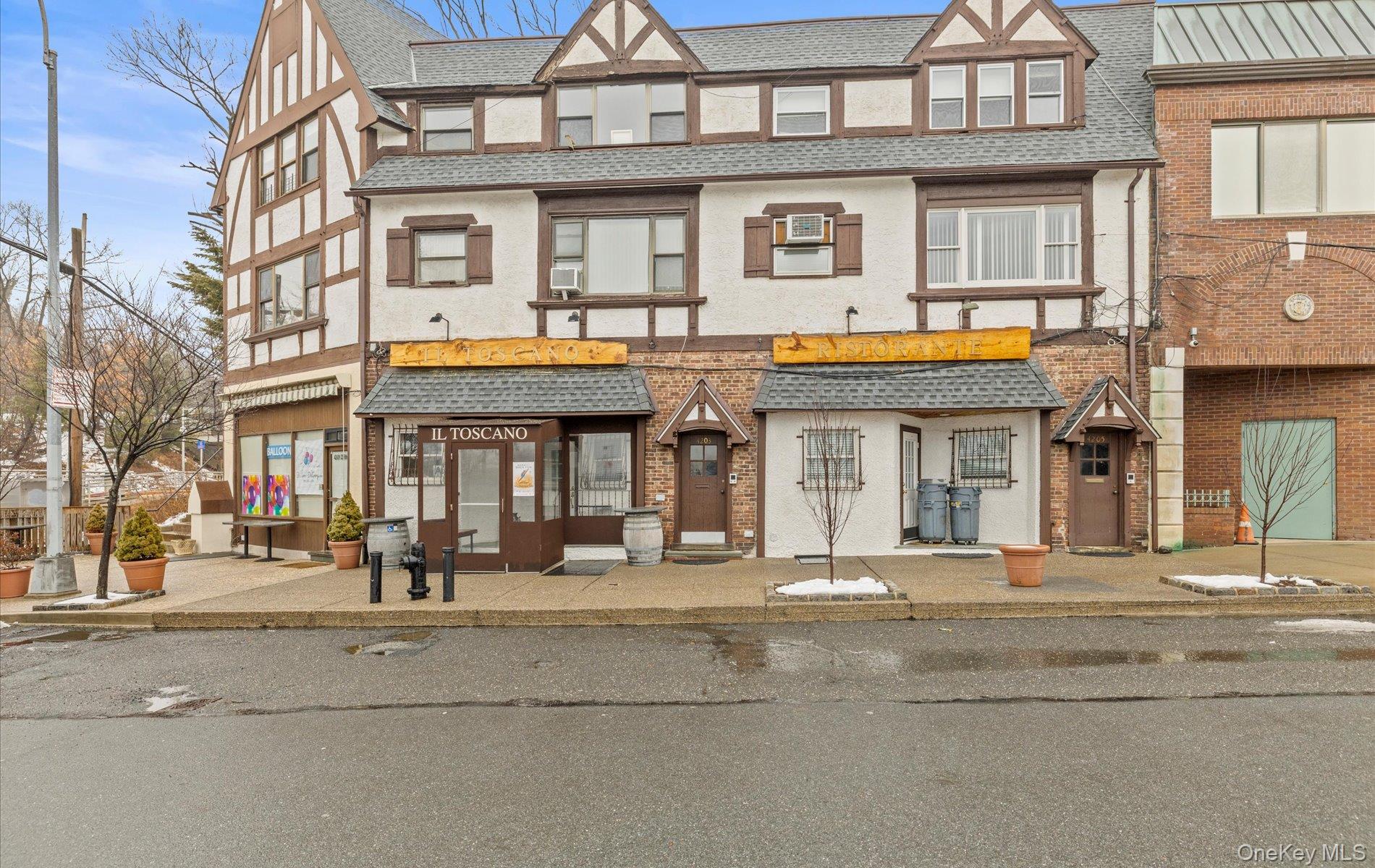 42-30 Douglaston Parkway 5-N Douglaston Douglaston, NY 11363