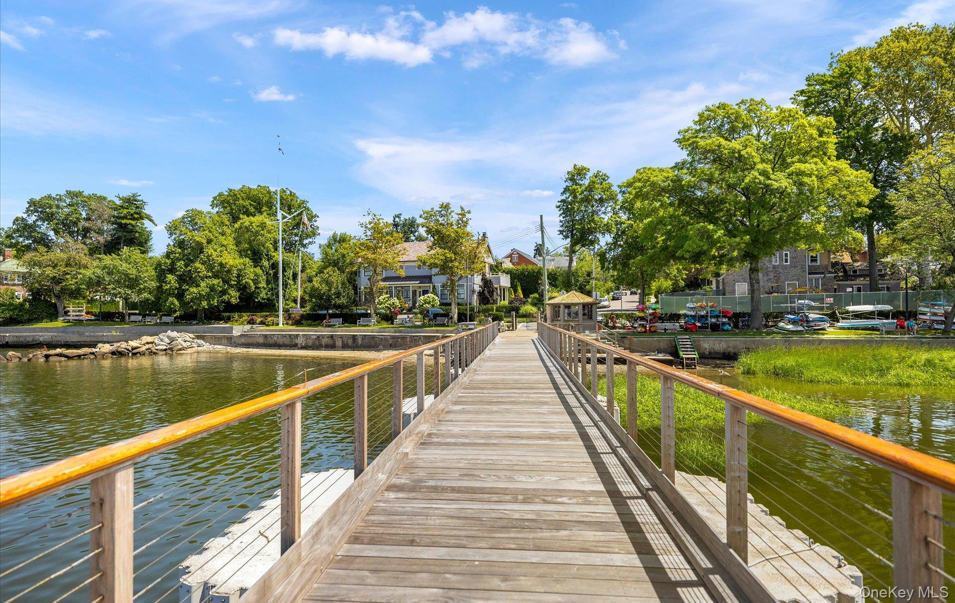 42-30 Douglaston Parkway 5-N Douglaston Douglaston, NY 11363