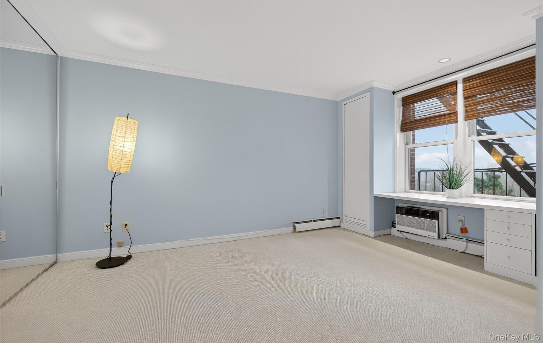 42-30 Douglaston Parkway 5-N Douglaston Douglaston, NY 11363