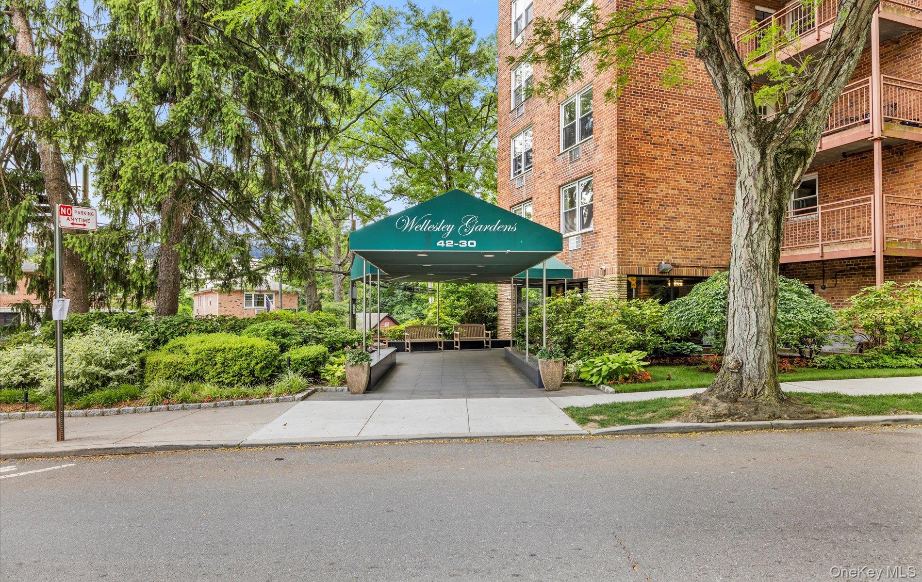 42-30 Douglaston Parkway 5-N Douglaston Douglaston, NY 11363