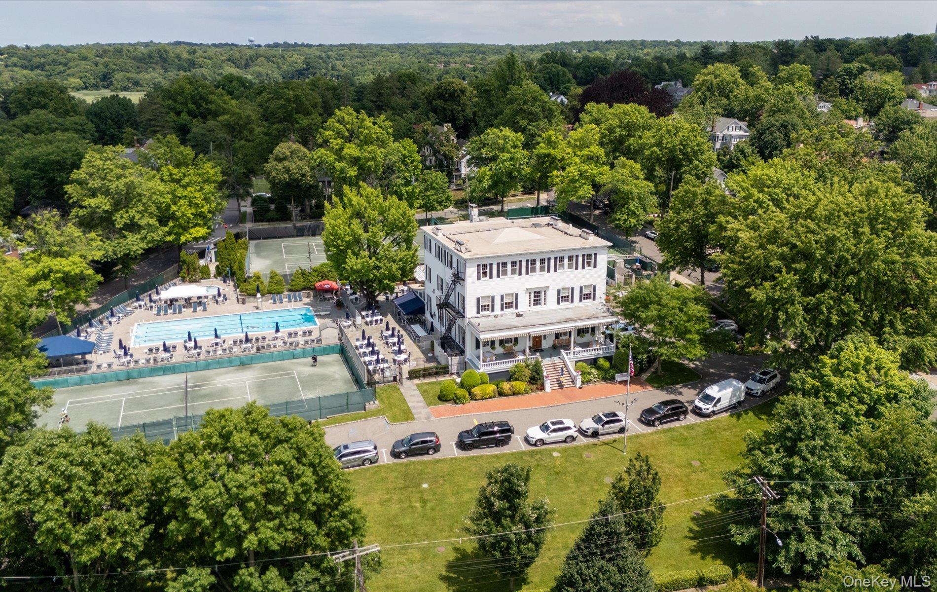 42-30 Douglaston Parkway 5-N Douglaston Douglaston, NY 11363