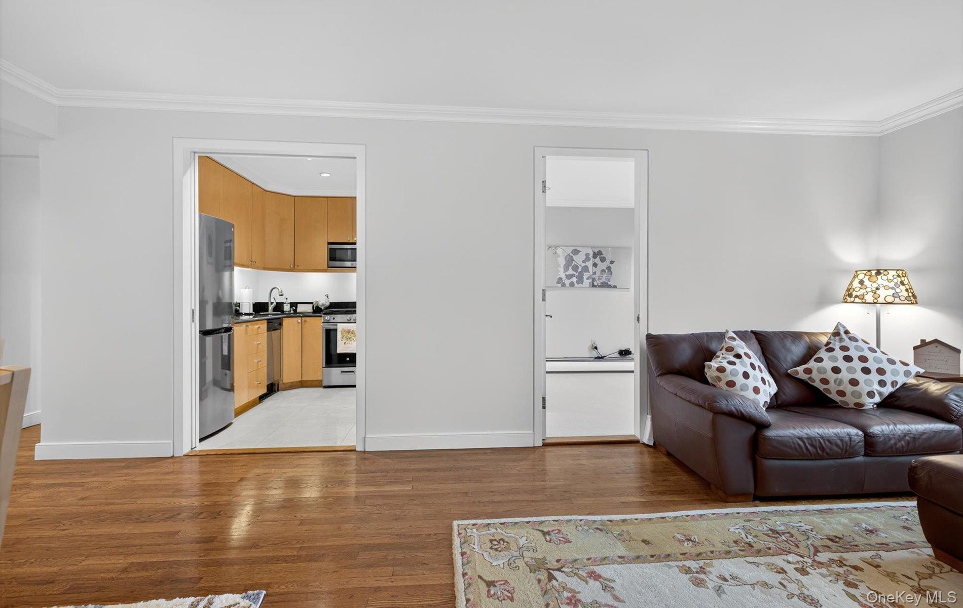 42-30 Douglaston Parkway 5-N Douglaston Douglaston, NY 11363