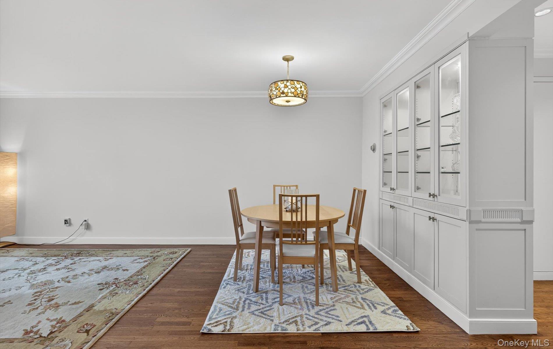 42-30 Douglaston Parkway 5-N Douglaston Douglaston, NY 11363