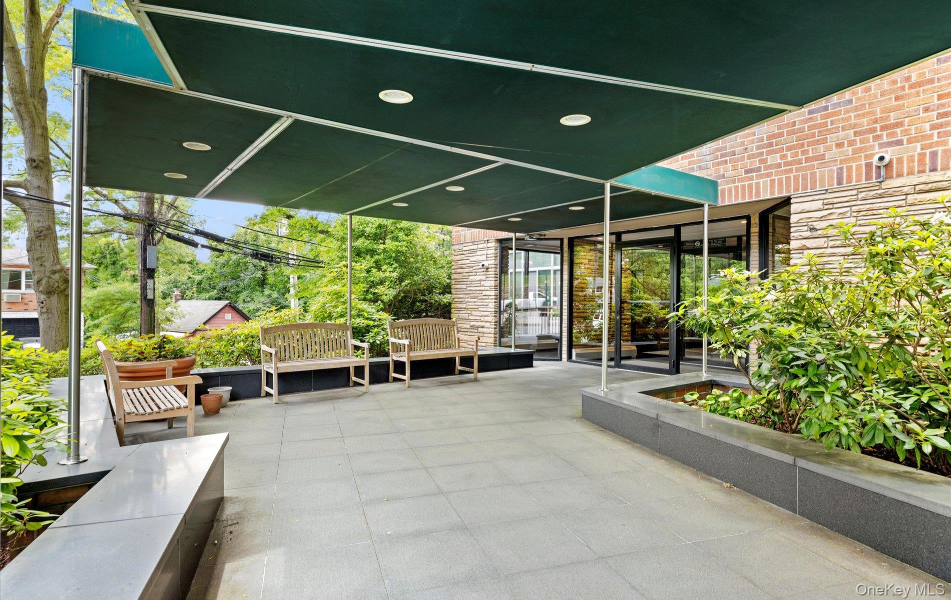 42-30 Douglaston Parkway 5-N Douglaston Douglaston, NY 11363