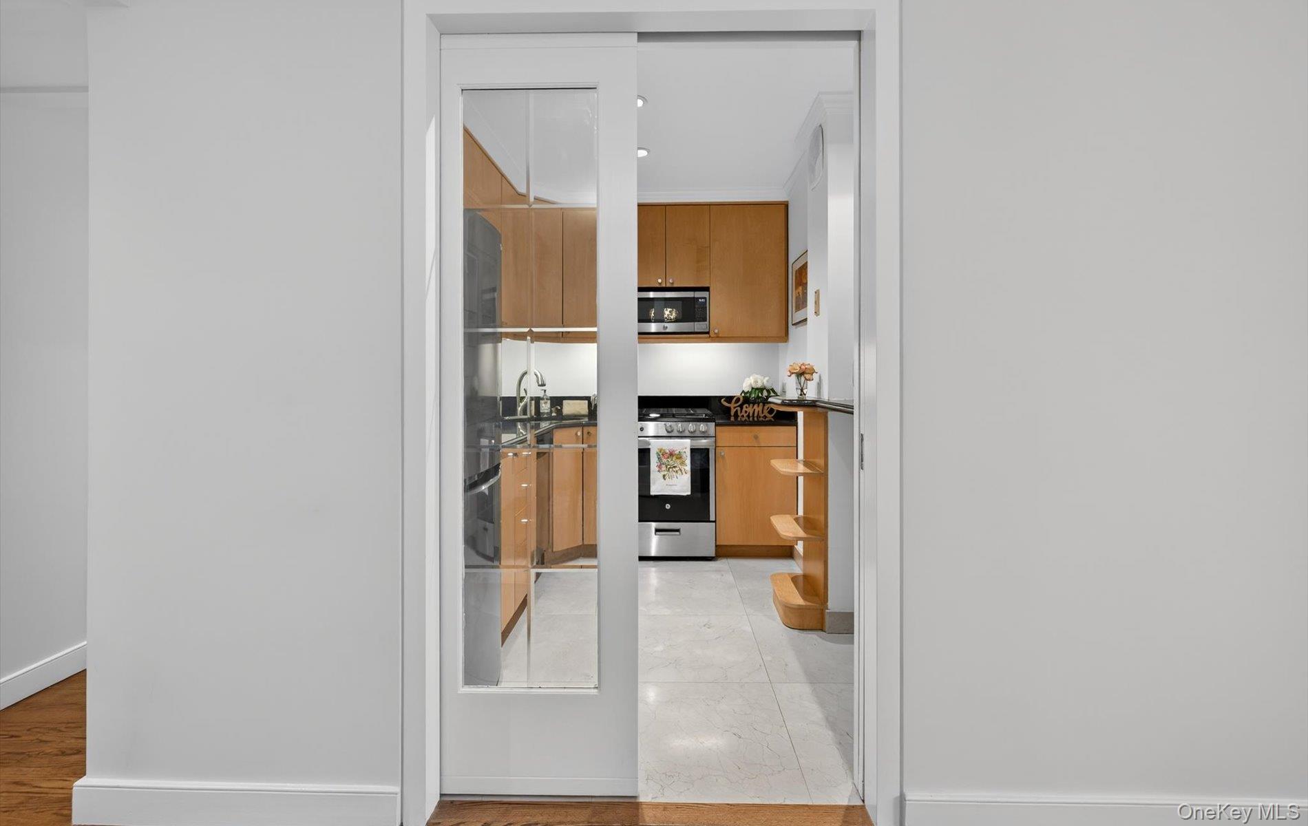 42-30 Douglaston Parkway 5-N Douglaston Douglaston, NY 11363