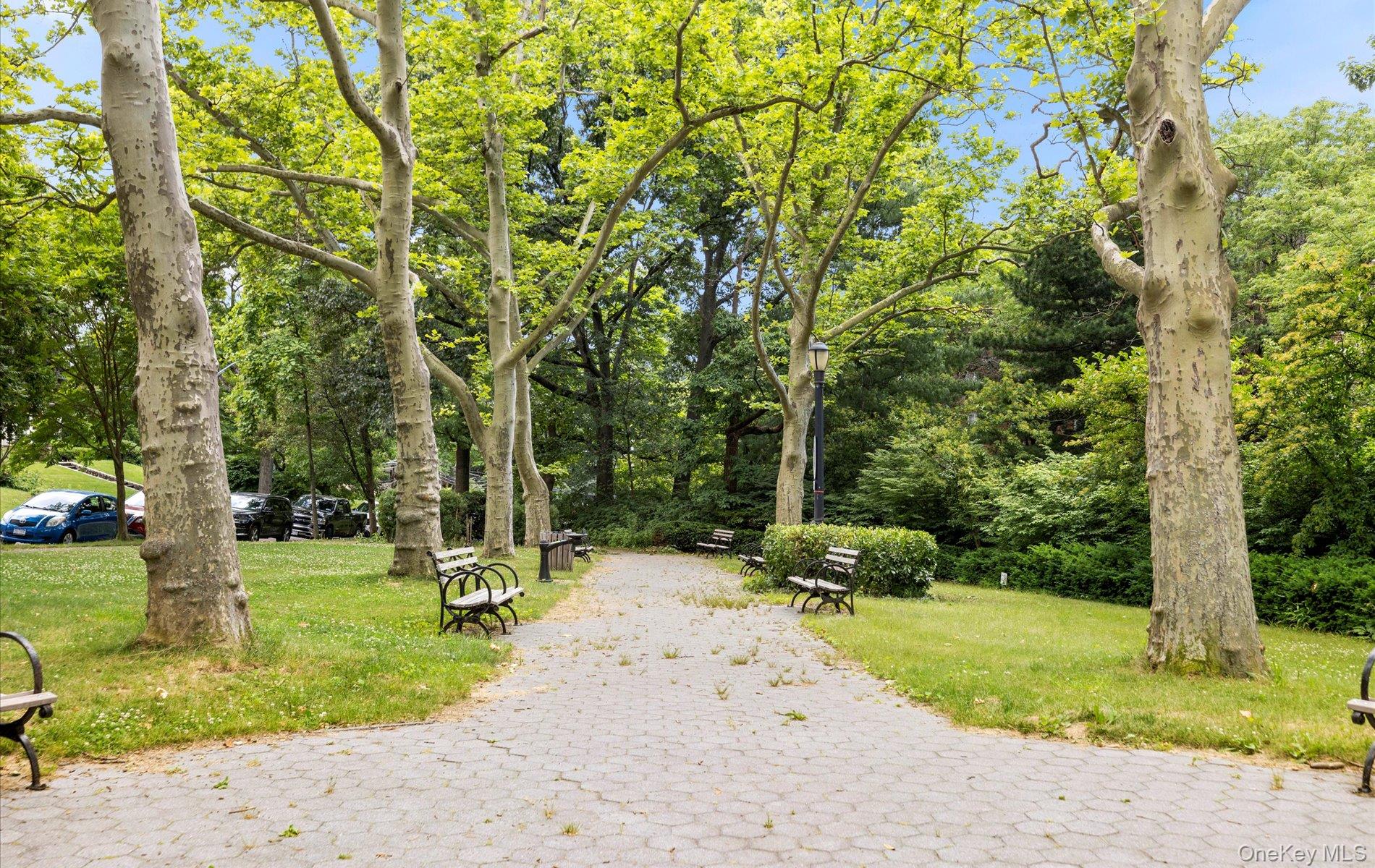 42-30 Douglaston Parkway 5-N Douglaston Douglaston, NY 11363