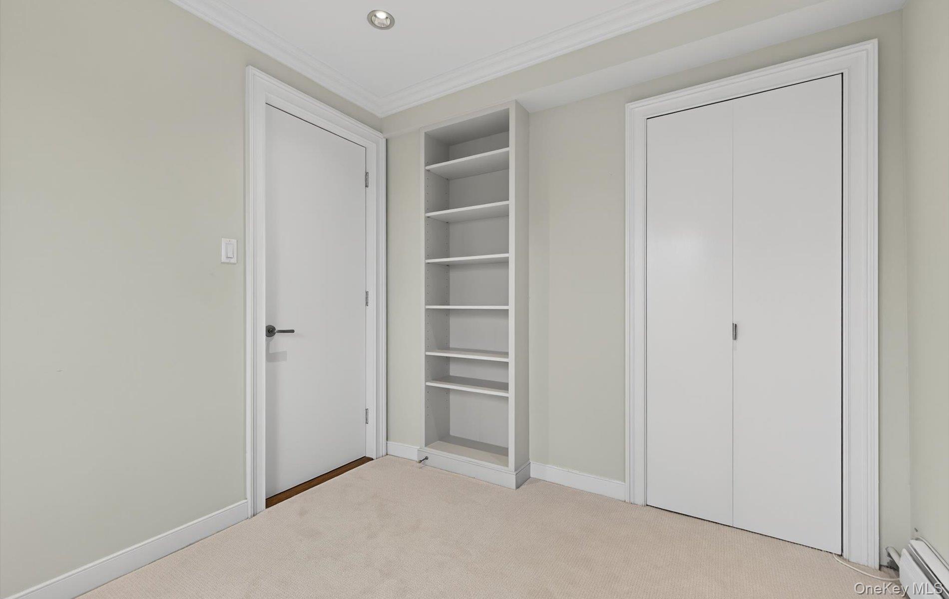 42-30 Douglaston Parkway 5-N Douglaston Douglaston, NY 11363