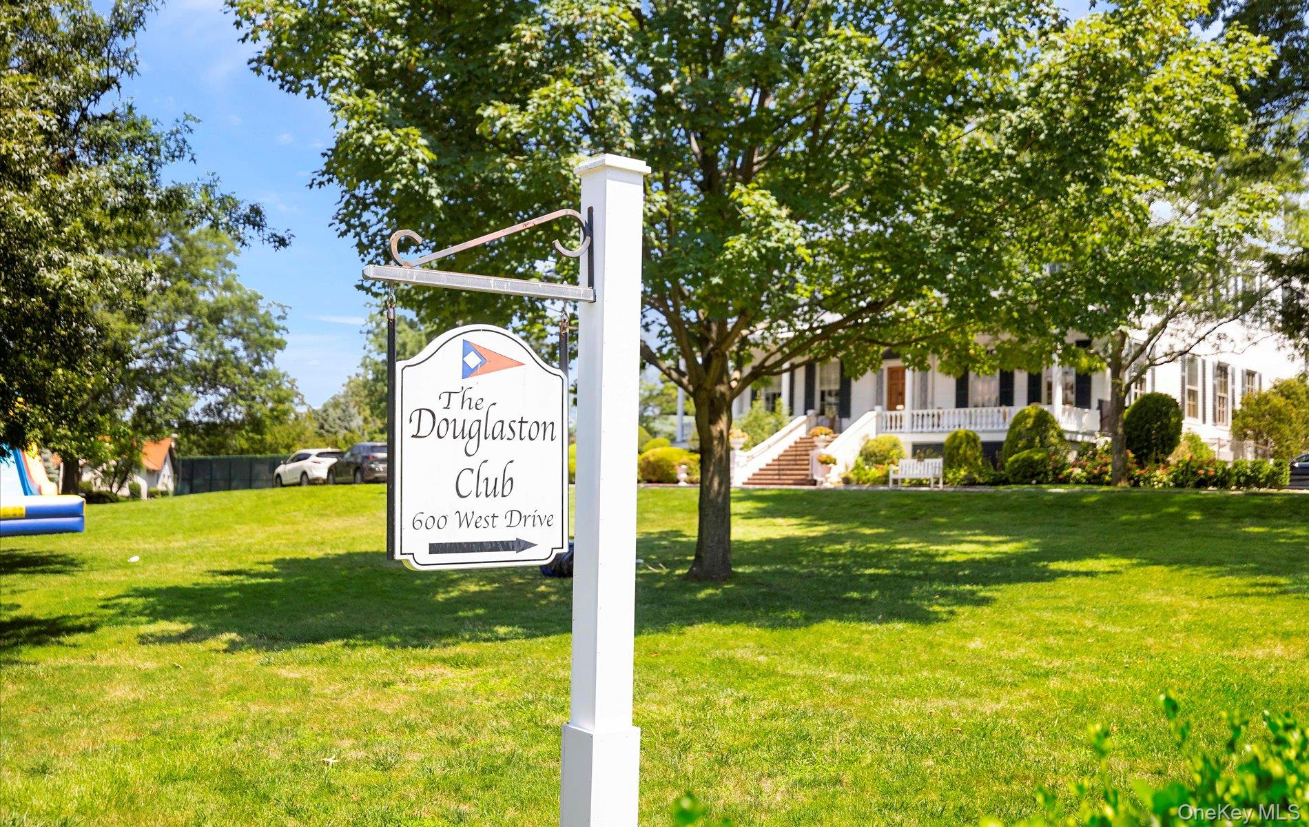 42-30 Douglaston Parkway 5-N Douglaston Douglaston, NY 11363