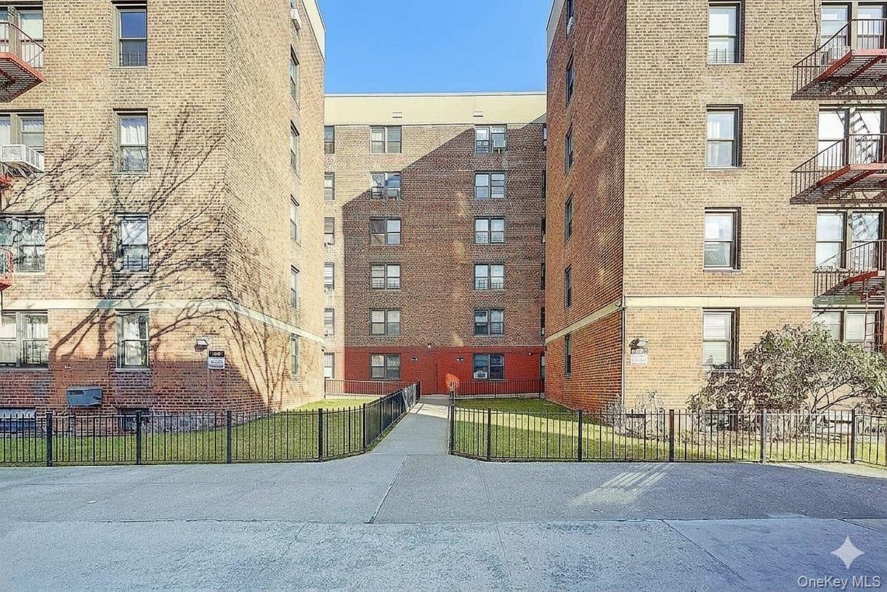 6535 108th Street, Apt B7, Forest Hills, NY 11375