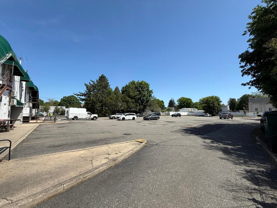 52 Broadway 52 Greenlawn Greenlawn, NY 11740