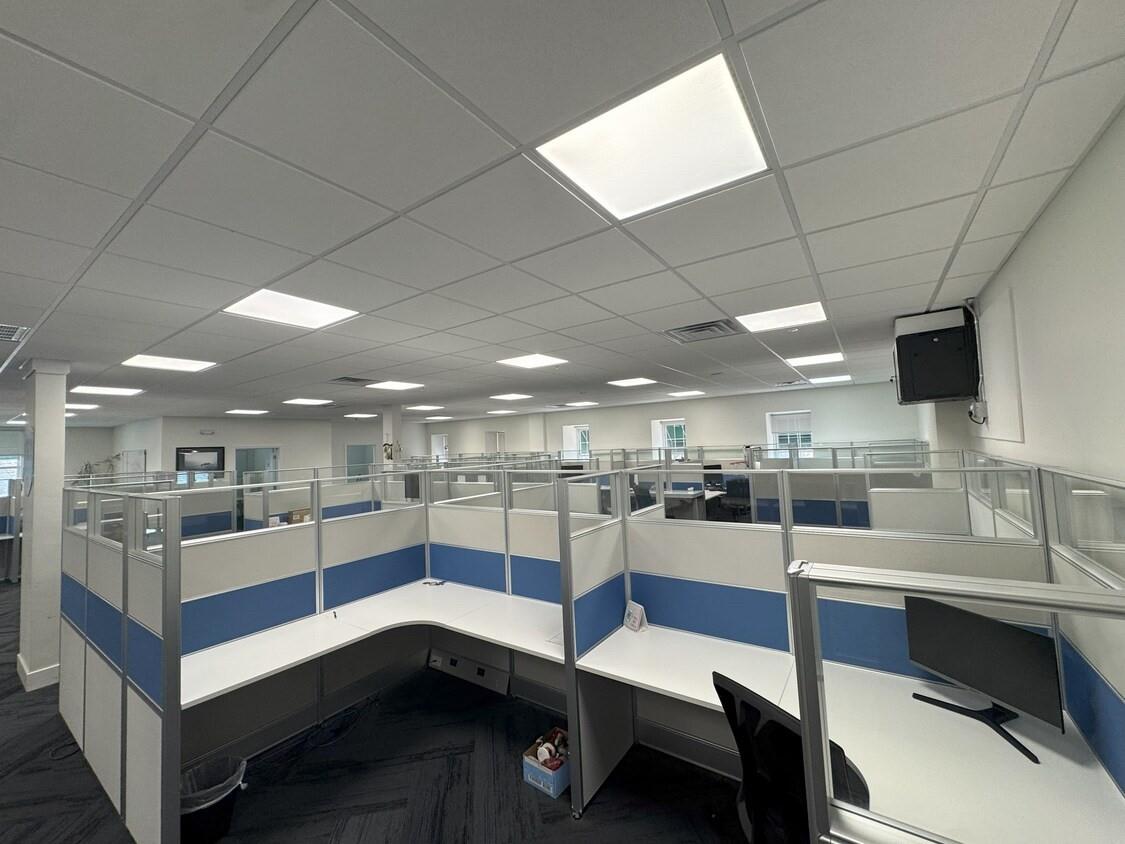 52 Broadway 52 Greenlawn Greenlawn, NY 11740