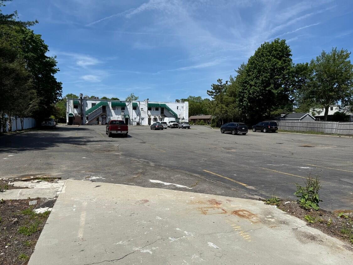 52 Broadway 52 Greenlawn Greenlawn, NY 11740