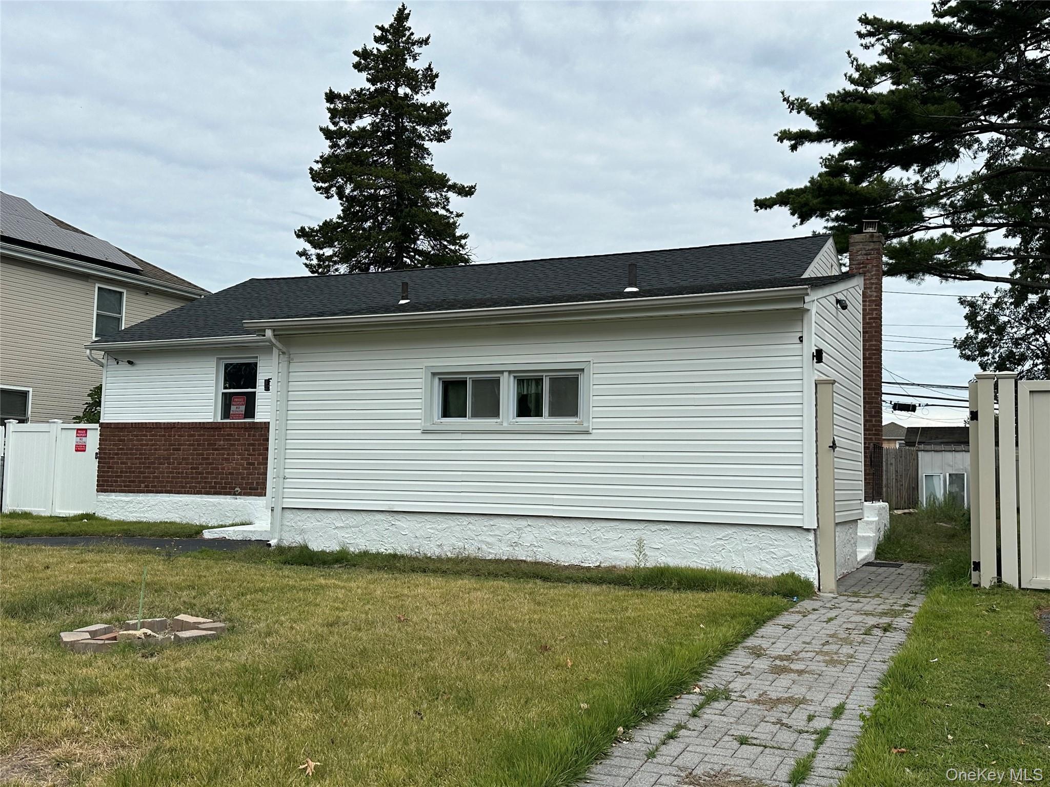 16 Joyce Avenue Massapequa Massapequa, NY 11758