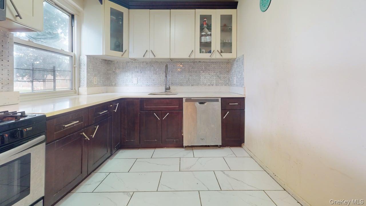 150-28 Jewel Avenue 1 Flushing Flushing, NY 11367