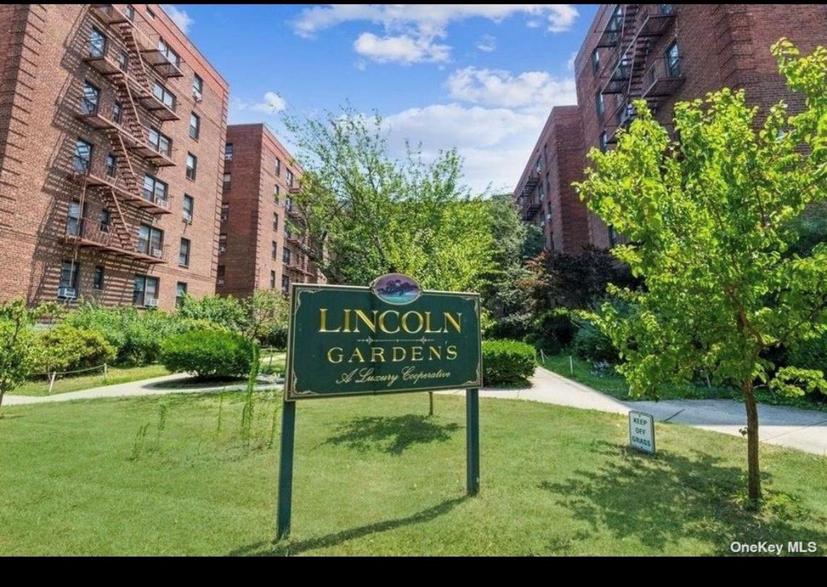 14444 38th Avenue, Apt C5, Flushing, NY 11354
