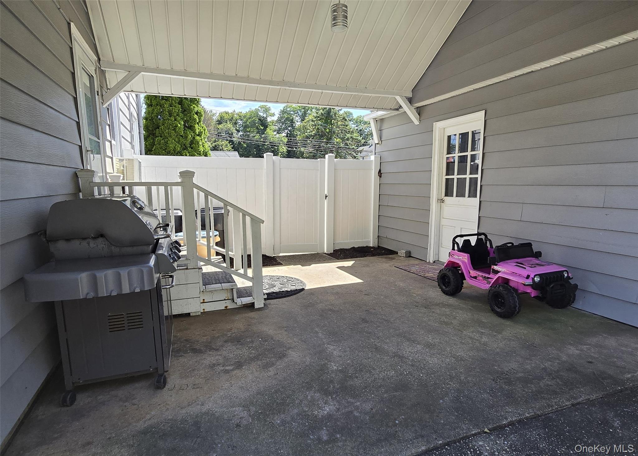 945 Benedict Street Bohemia Bohemia, NY 11716