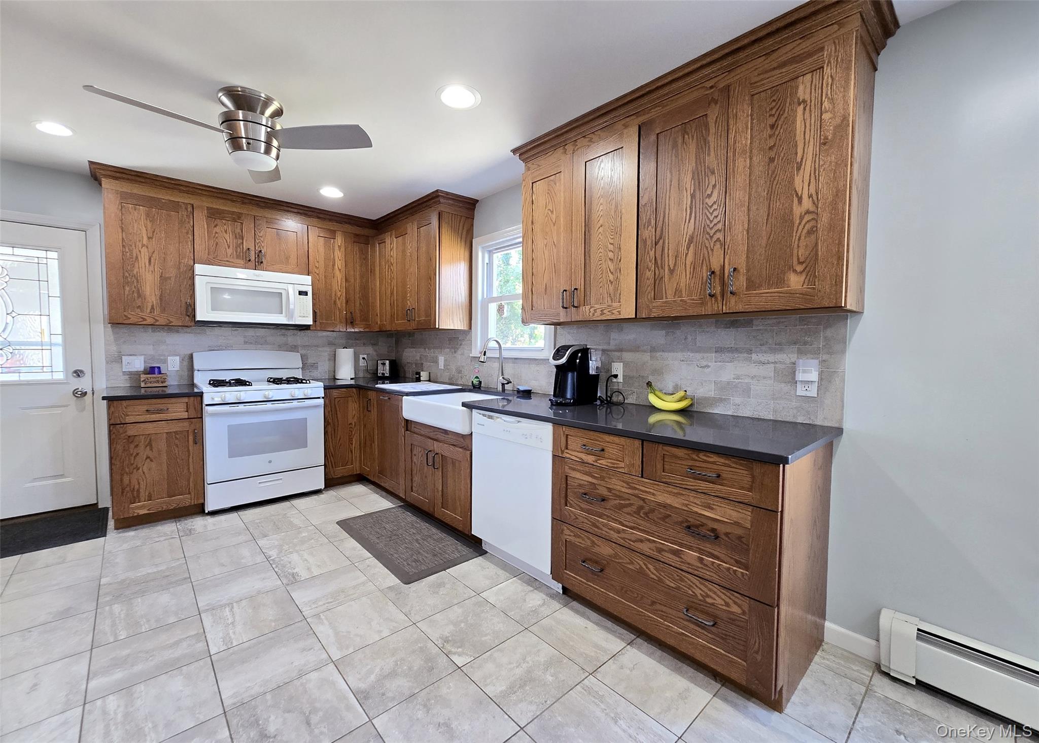 945 Benedict Street Bohemia Bohemia, NY 11716