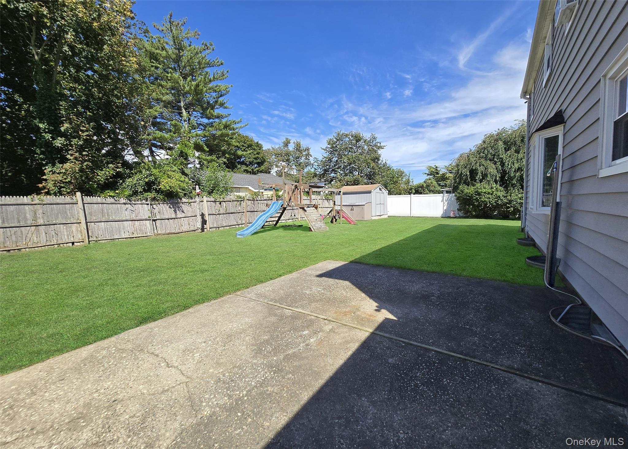 945 Benedict Street Bohemia Bohemia, NY 11716