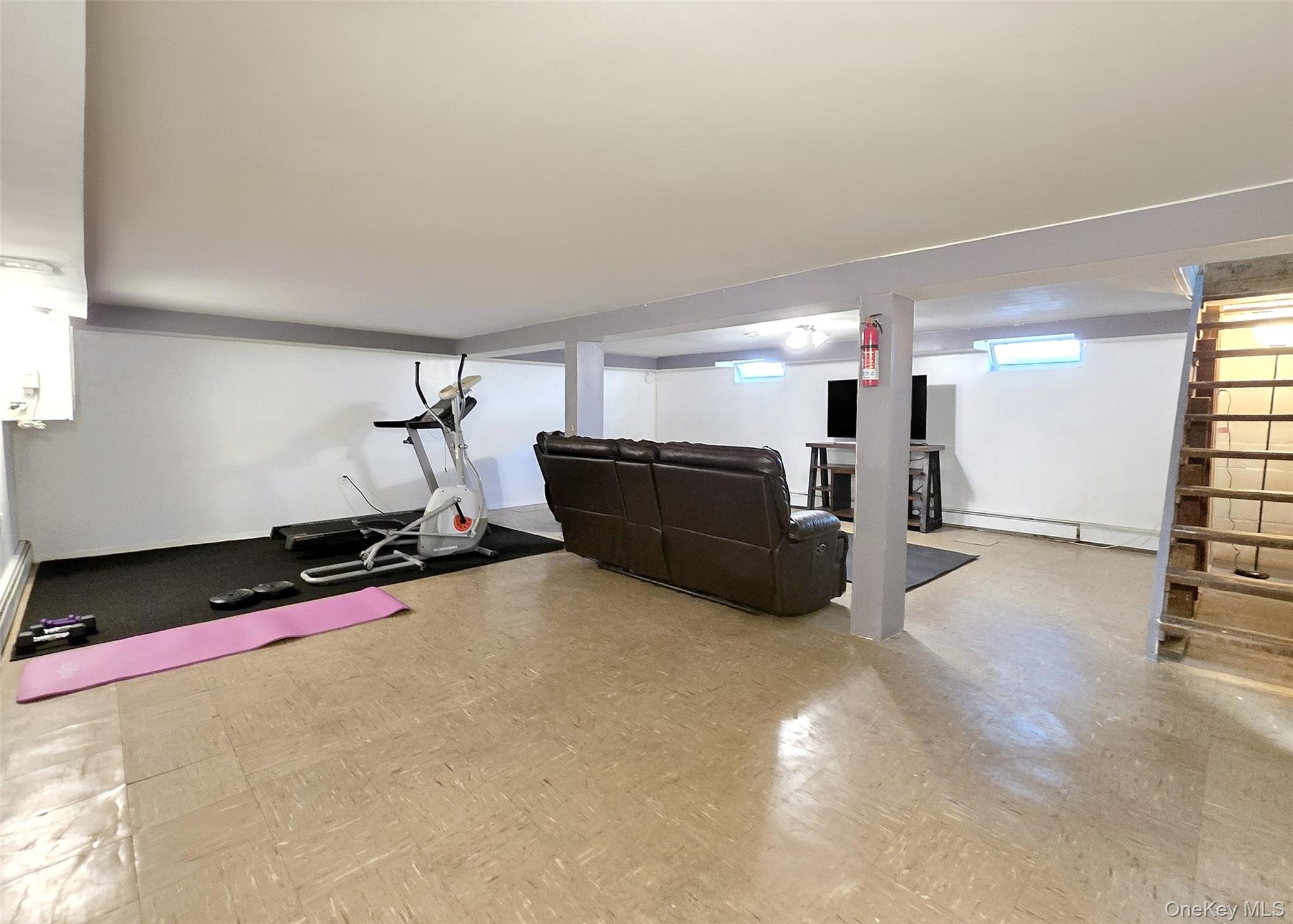 945 Benedict Street Bohemia Bohemia, NY 11716