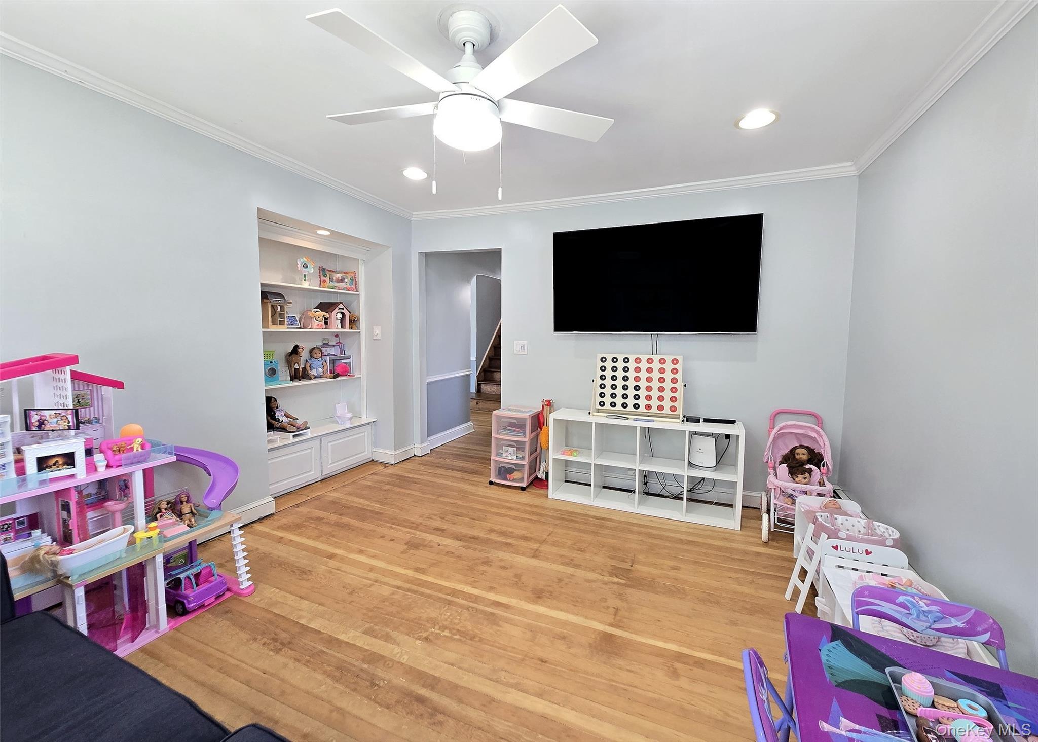 945 Benedict Street Bohemia Bohemia, NY 11716