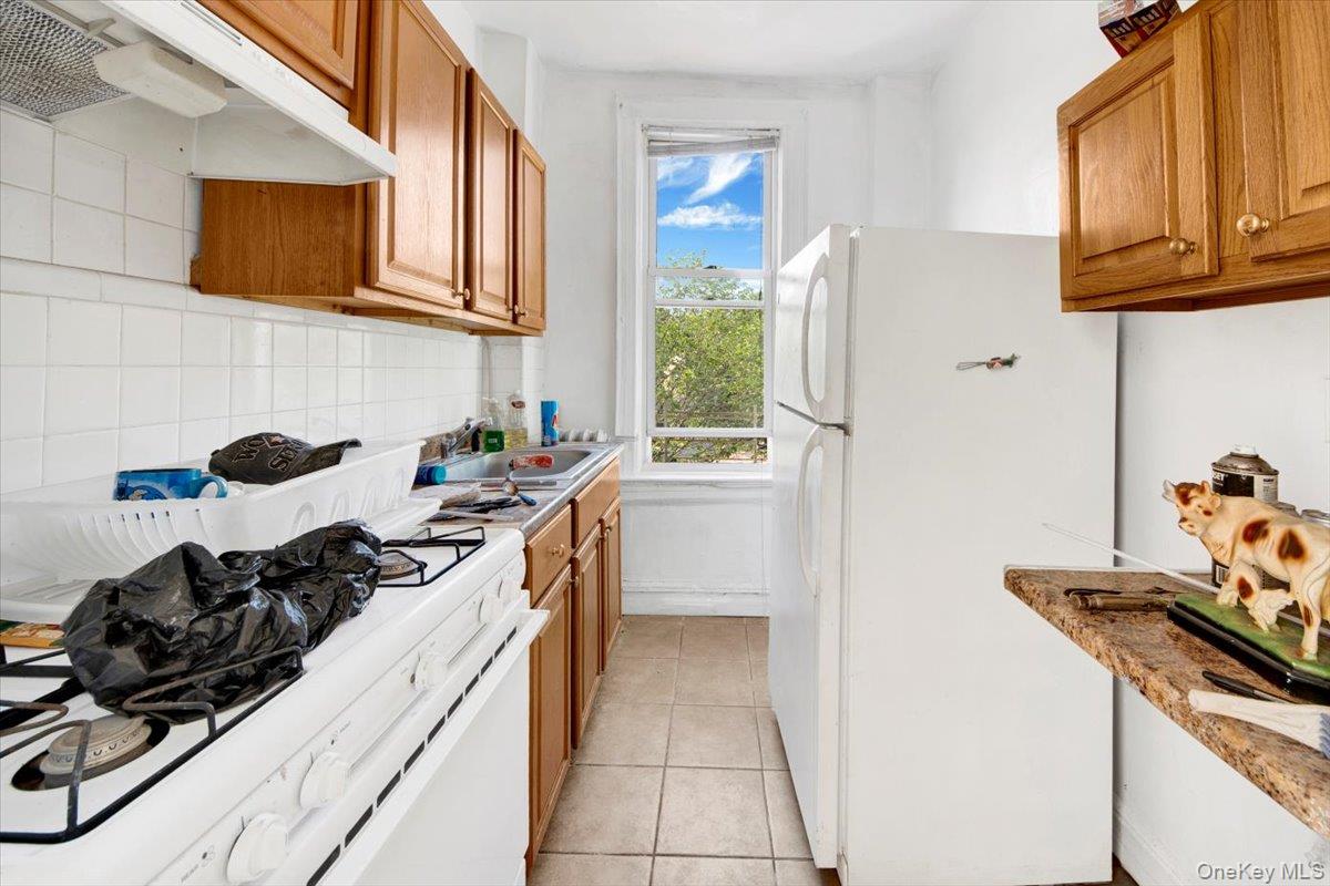 1349 Elder Avenue Bronx, NY 10472