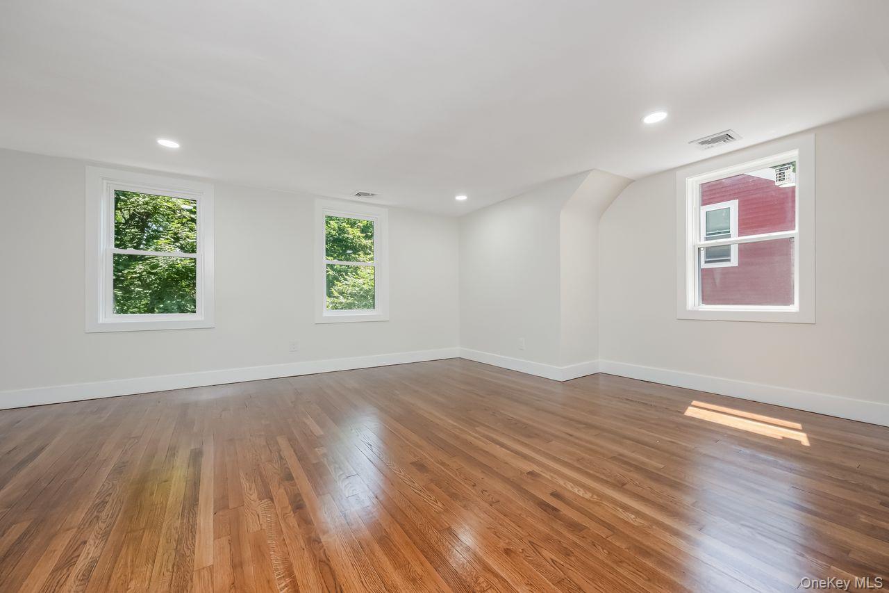 18 Maple Place Huntington Huntington, NY 11743