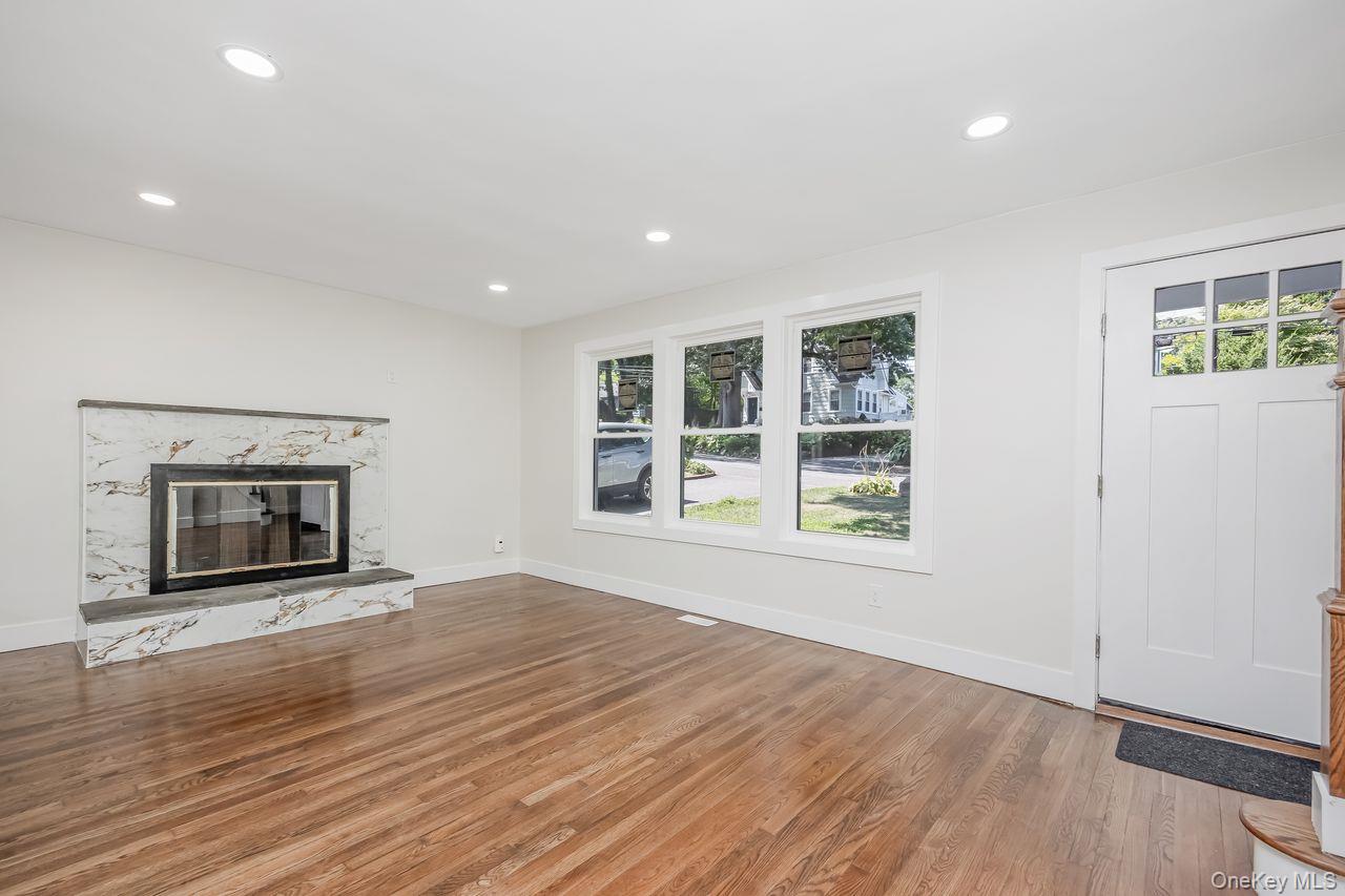 18 Maple Place Huntington Huntington, NY 11743