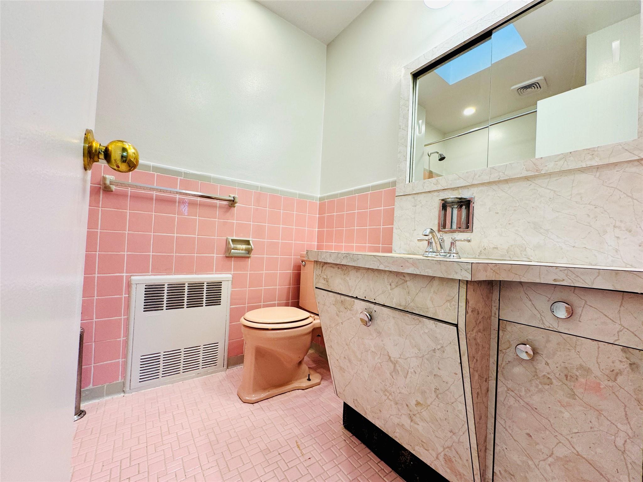 41-07 56th Street 3 Woodside Woodside, NY 11377