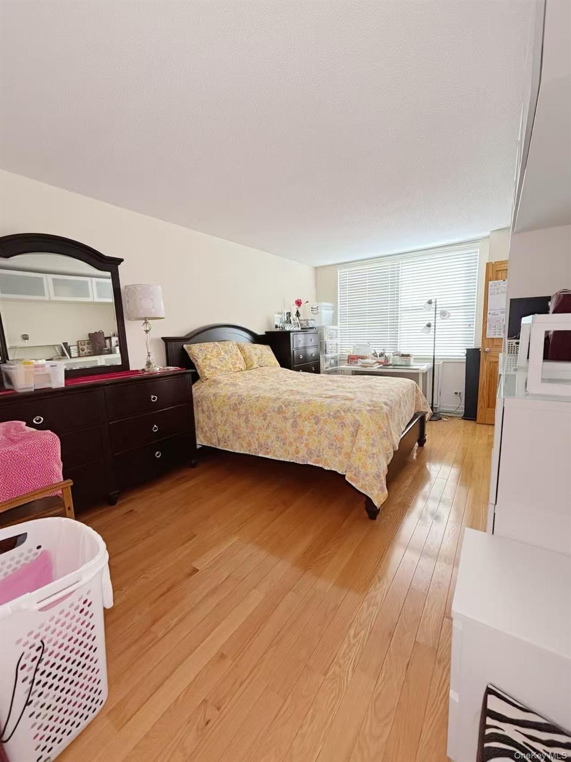 41-40 Union Street 6-D Flushing Flushing, NY 11353