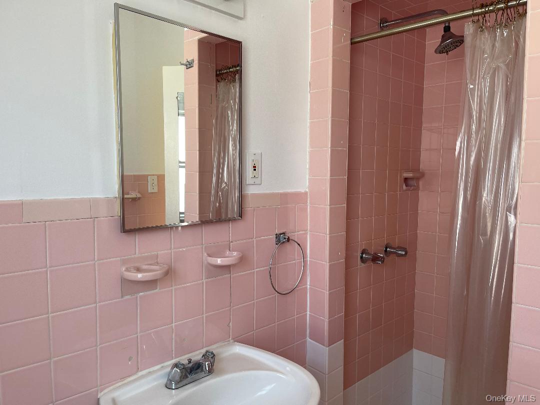 75 Mohawk Avenue East Atlantic Beach NY 11561