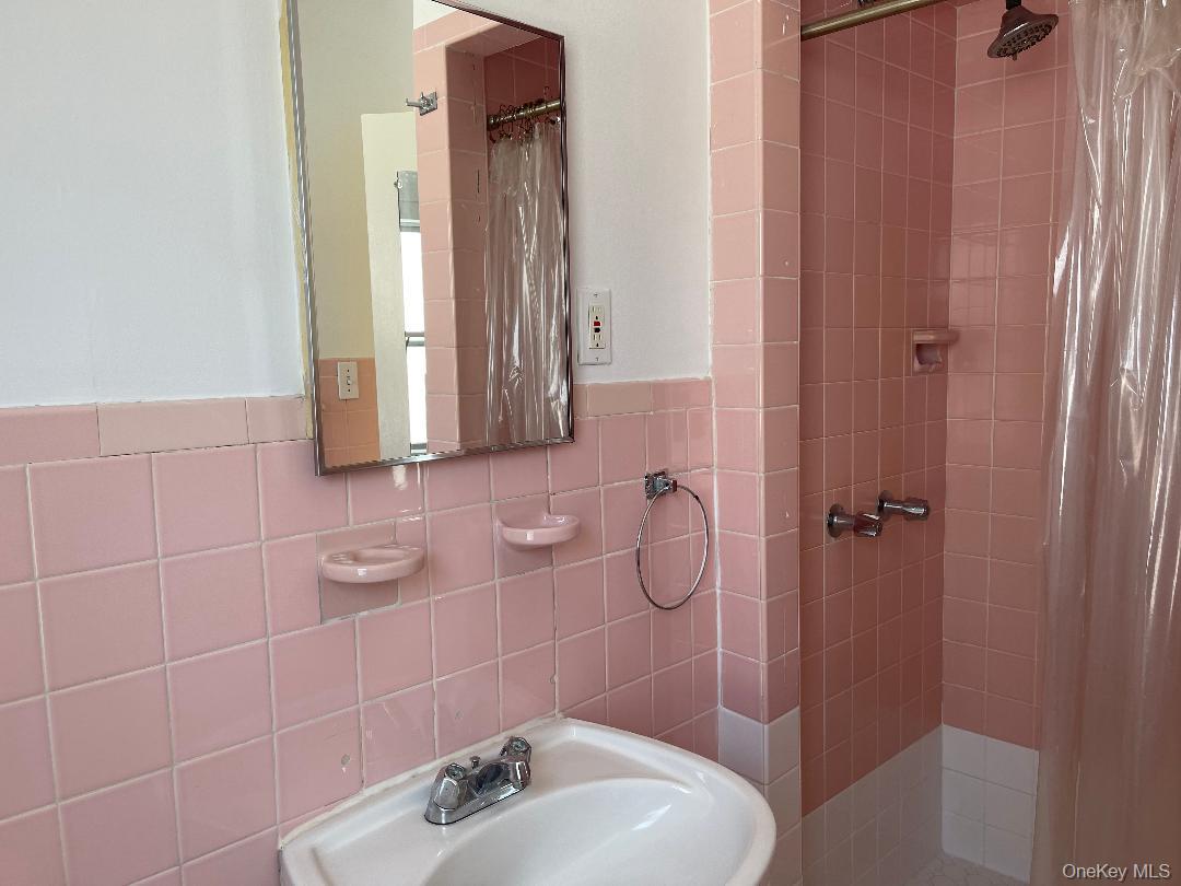 75 Mohawk Avenue East Atlantic Beach NY 11561