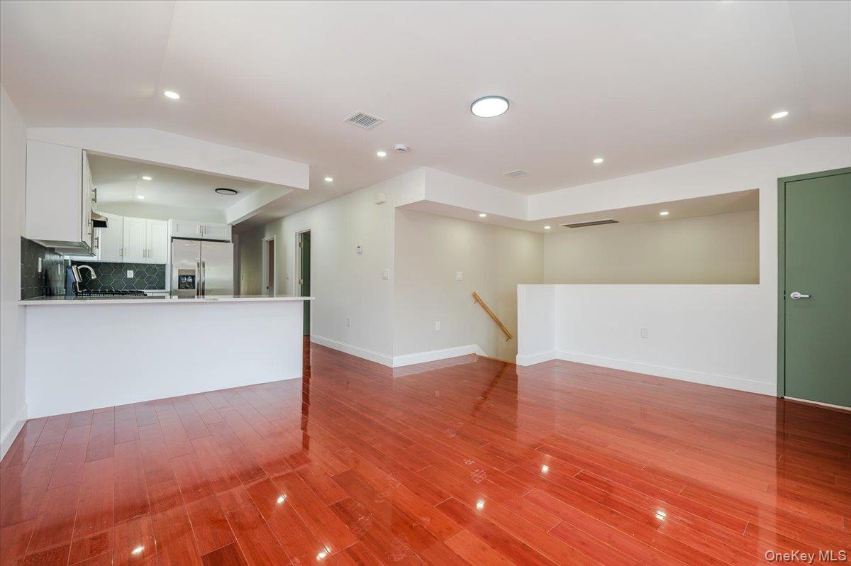 10709 220th Street Queens Village Queens Village, NY 11429