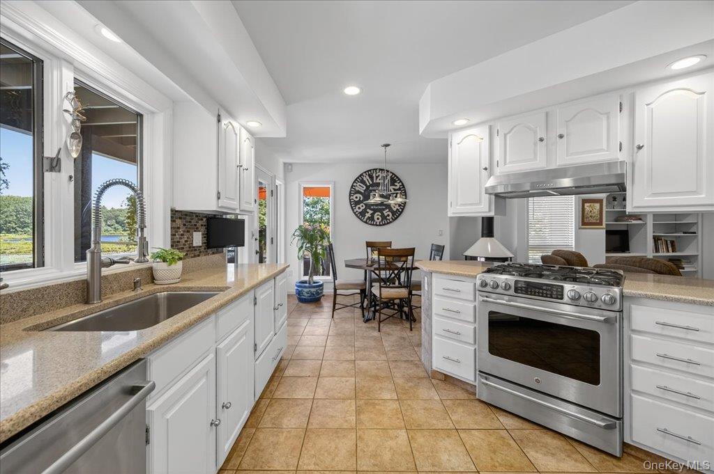 5 Surrey Street Out of NYC Rock Hill, NY 12775