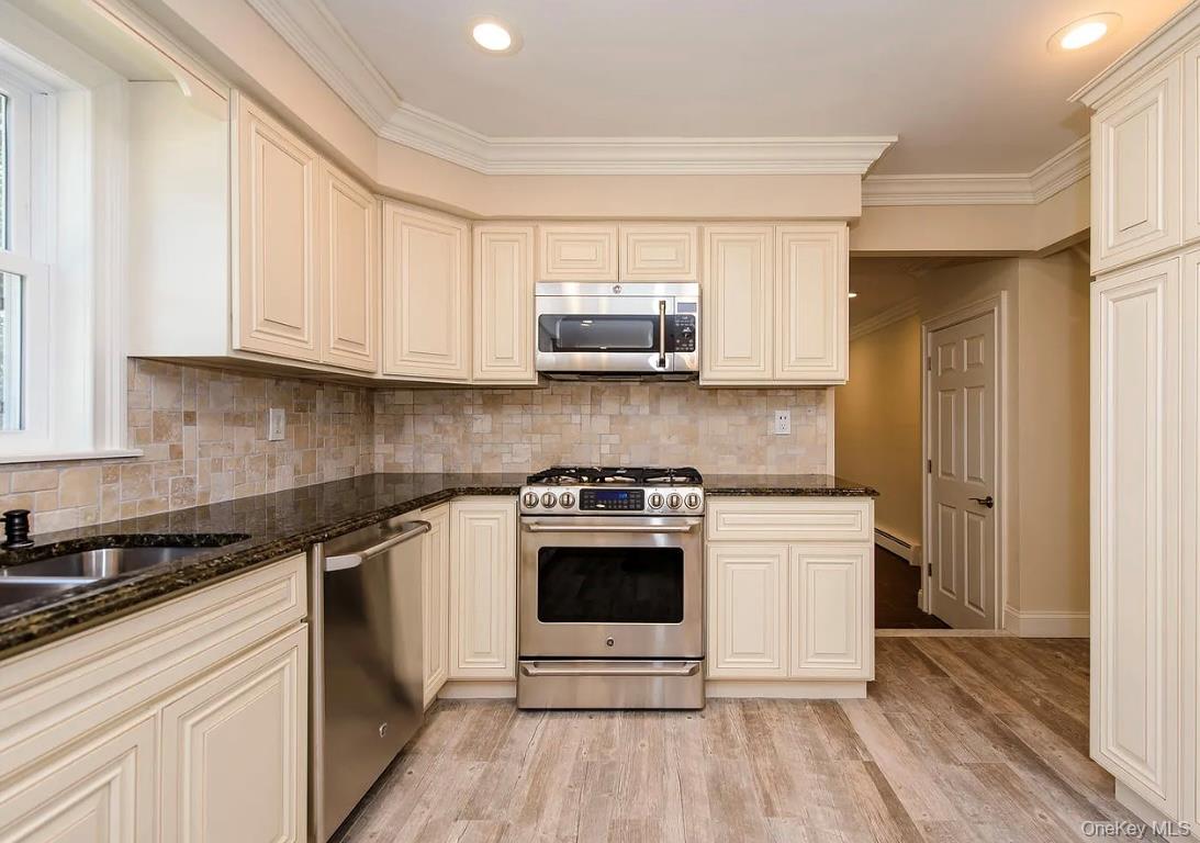 29 Thornwood Drive Dix Hills Dix Hills, NY 11746