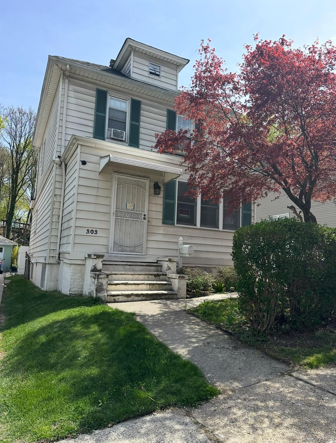 303 Glen Avenue Out of NYC Staten Island, NY 10301