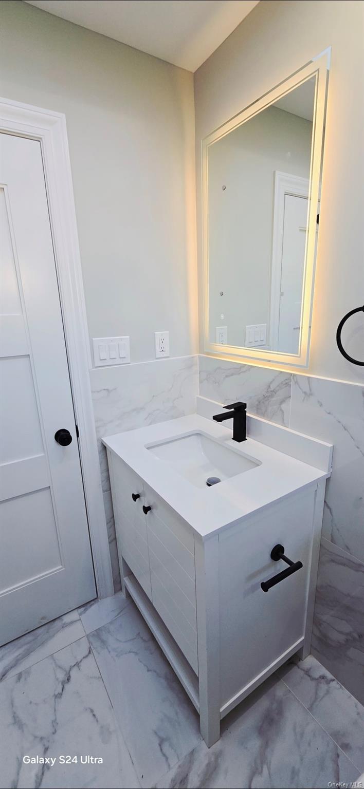 125 Burlington Avenue Deer Park Deer Park, NY 11729